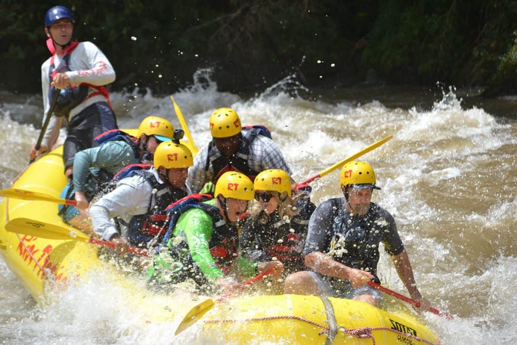 U.S. Ambassador to Costa Rica gives thumbs up to safe rafting industry